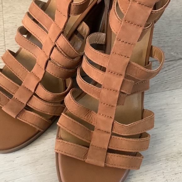 LUCKY BRAND Kyndrah Leather Strappy Zip Back Heeled Sandal Size 9M in Rust Brown - Picture 13 of 13